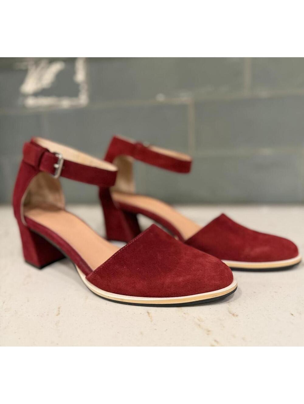 LAX Wine Color Block Heel Closed Toe Sandals With Ankle Strap Size 39EU